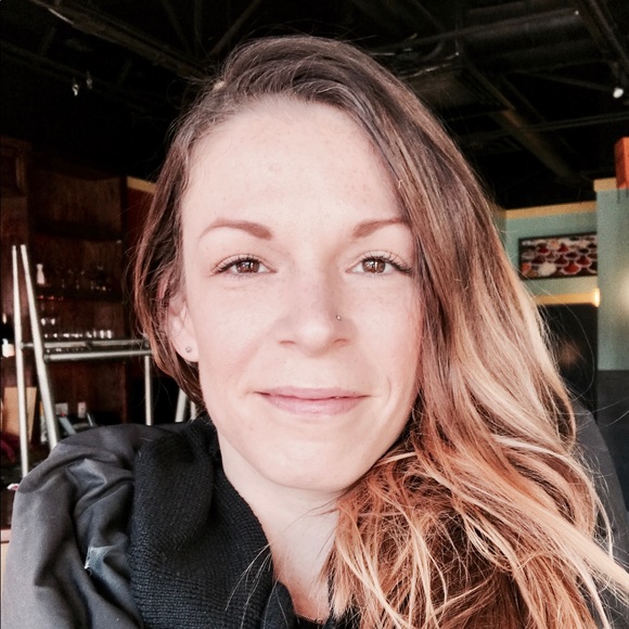 Meet your Posher, Sarah - Picture 1 of 1